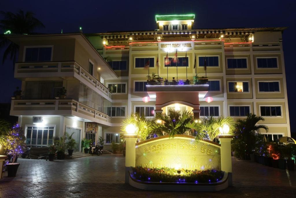 White Beach Hotel Сиханоуквил Екстериор снимка