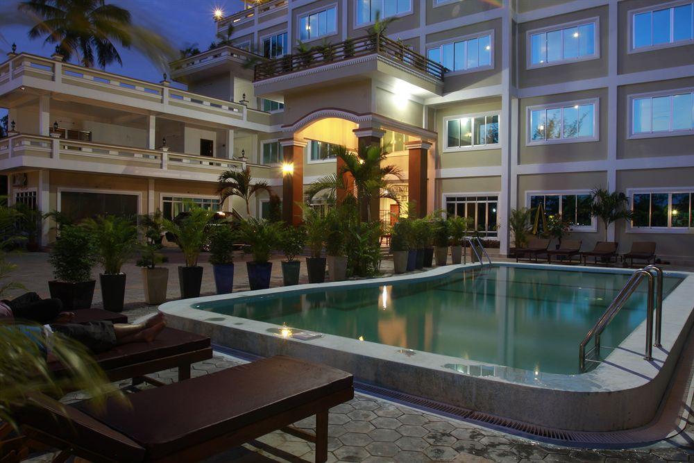 White Beach Hotel Сиханоуквил Екстериор снимка
