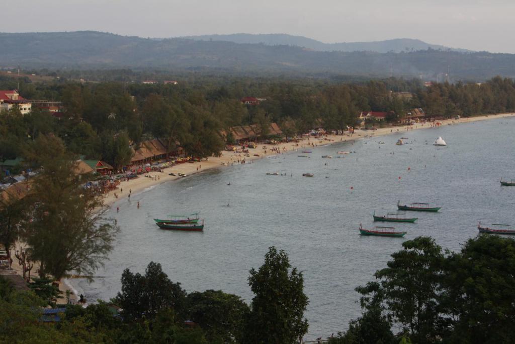 White Beach Hotel Сиханоуквил Екстериор снимка