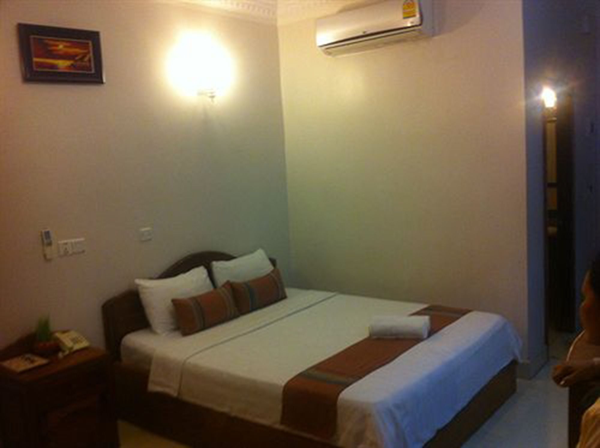 White Beach Hotel Сиханоуквил Екстериор снимка