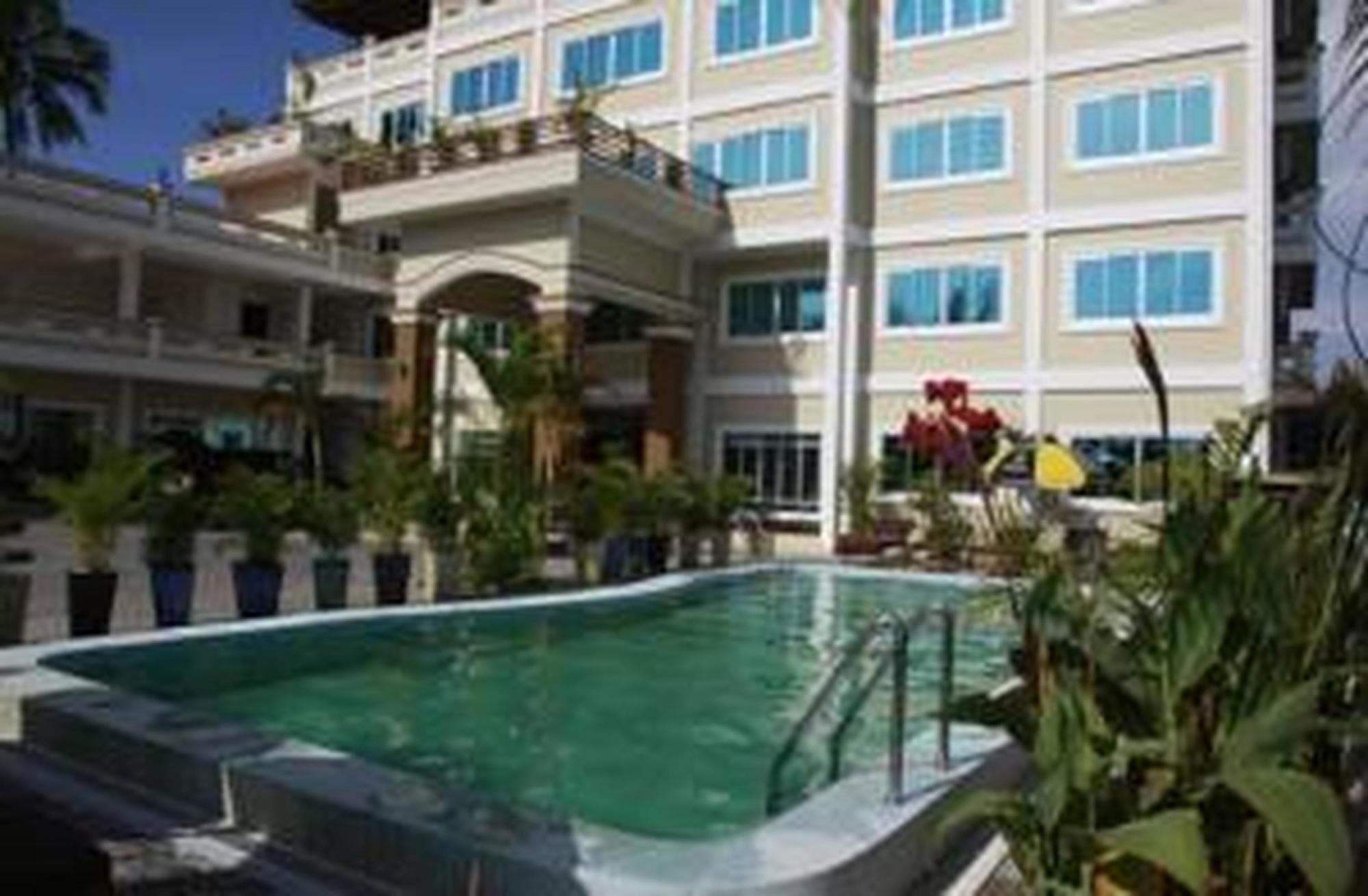 White Beach Hotel Сиханоуквил Екстериор снимка